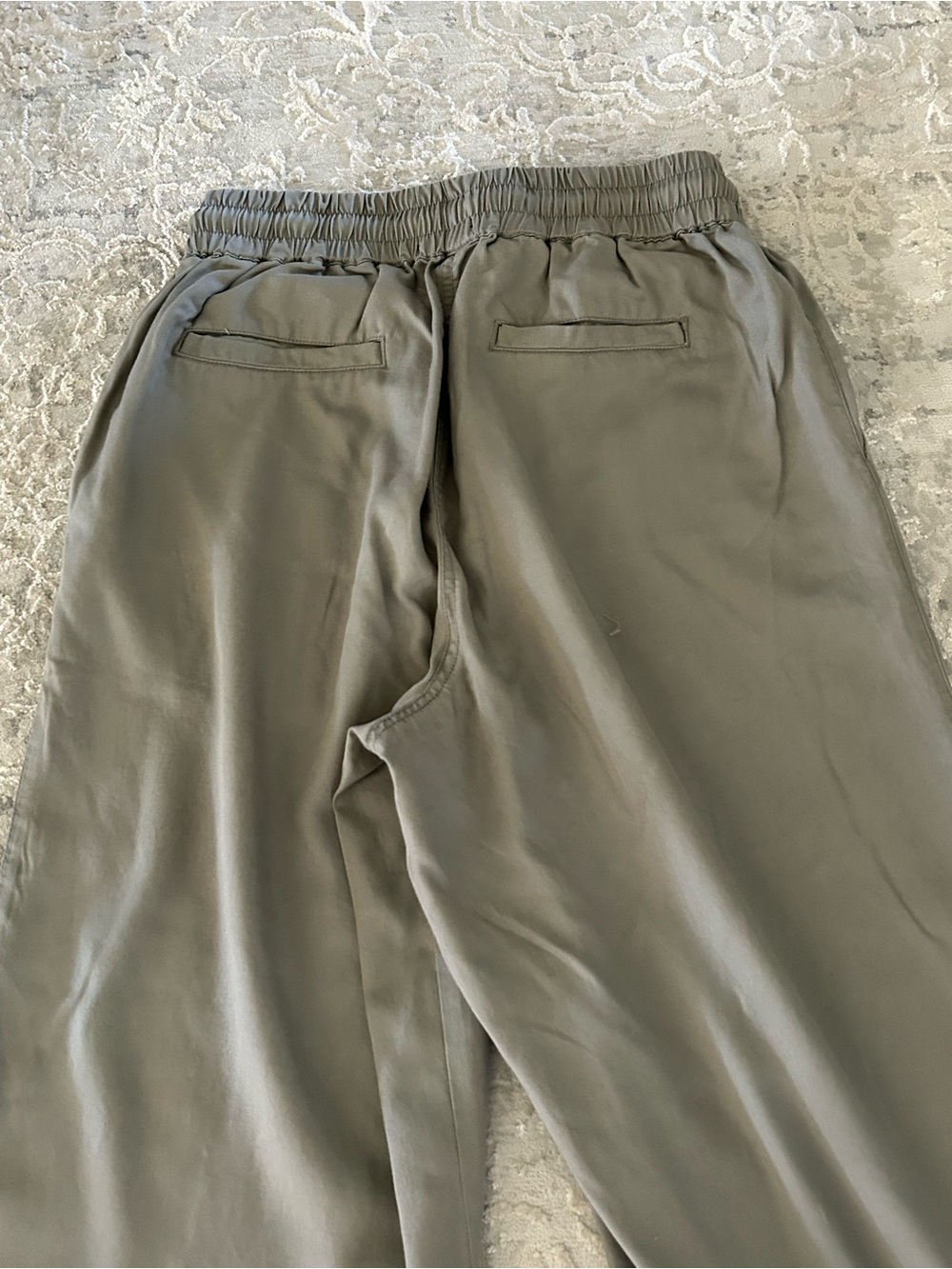 Quince Comfortable Drawstring Pants in sage green - Picture 5 of 8